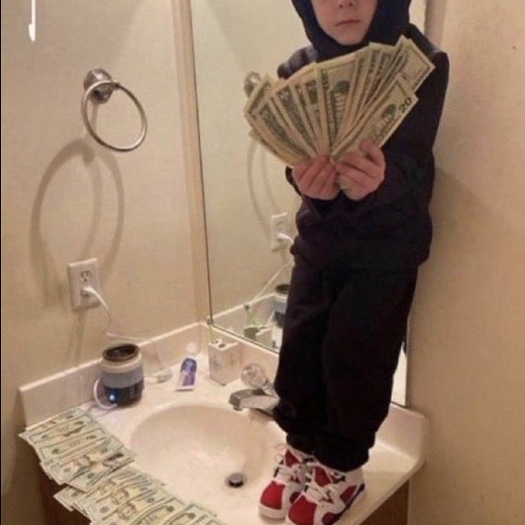 Meet your Posher, Kalynn - Picture 1 of 2